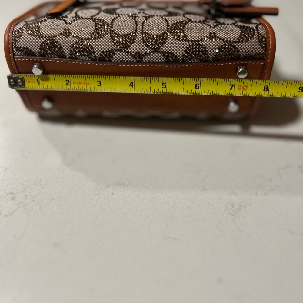 *AUTHENTIC*🍓COACH CRYSTAL SWING ZIP🍓NWOT - Picture 7 of 8